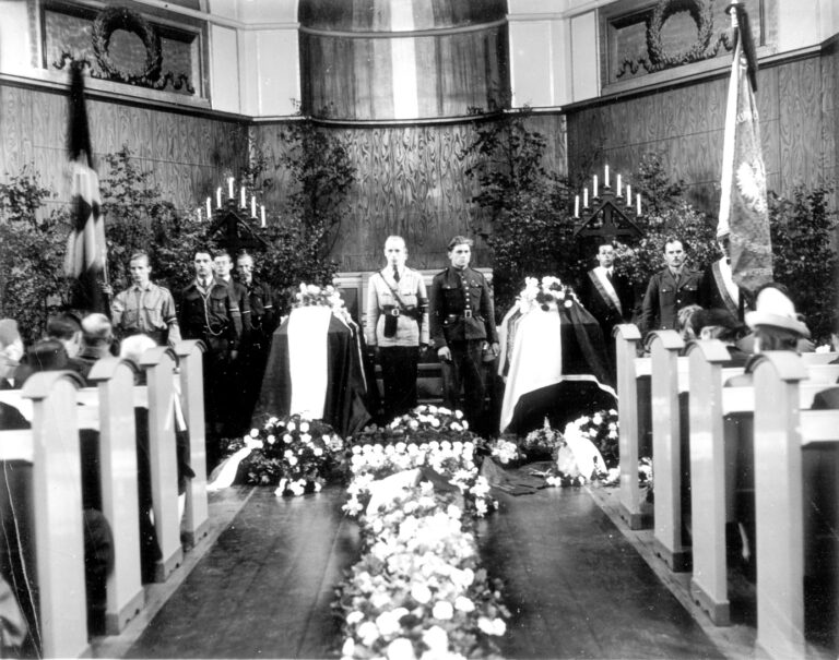 19450701_Lone_Lucjan_Maslocha_Bisćttelse_Arkiv_Dines_Bogř